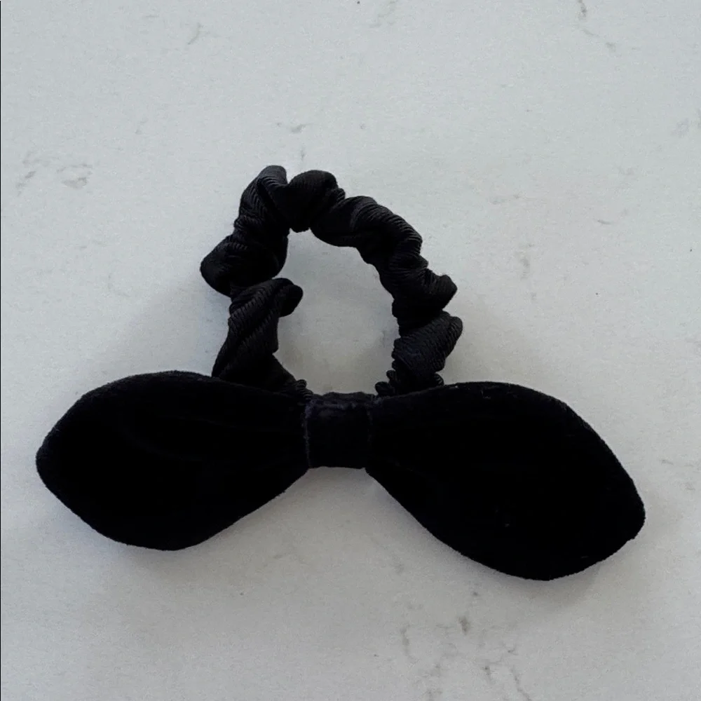 Girls Black Hair Accessories Set of 4  NWOT